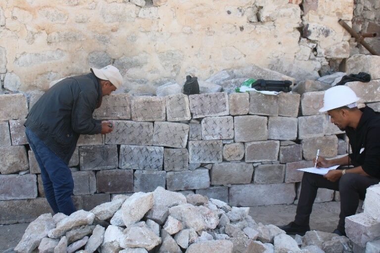 Measuring the strength of stones that fell from the southern façade