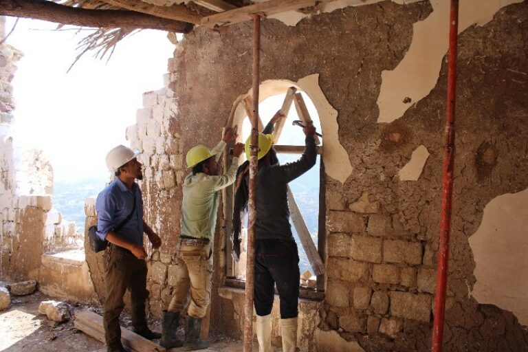 Reinforcing windows in the room above the entrance located on the eastern façade.